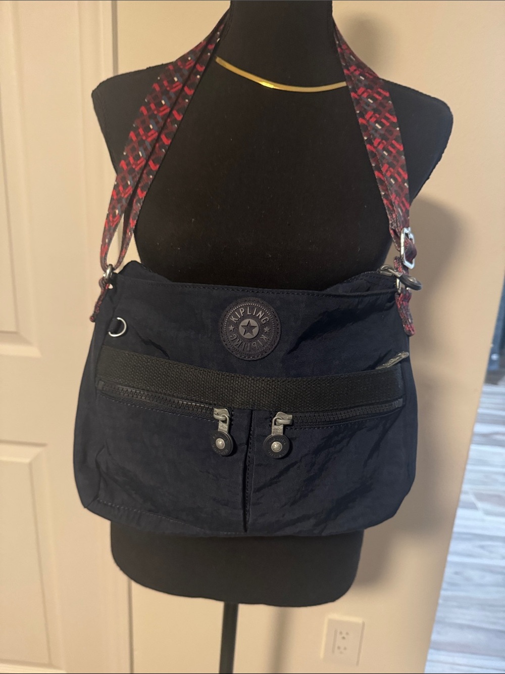 EUC navy blue Kipling crossbody